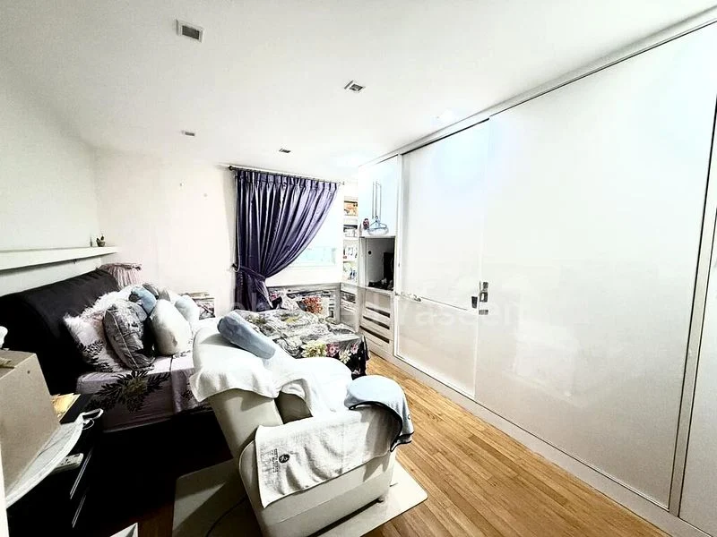 5 Room (5I) HDB for Sale in  176B Edgefield Plains - Image 7