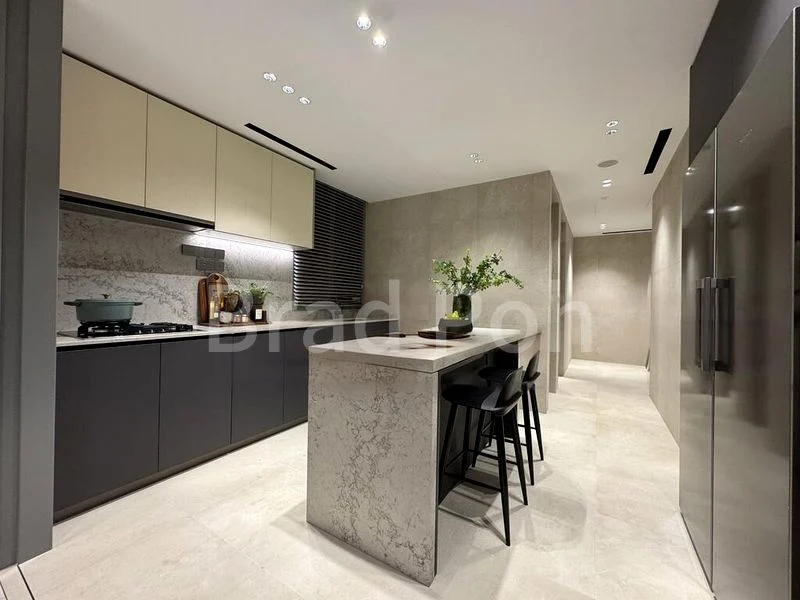 4 Bed Condo for Sale in Zion Road - Image 1