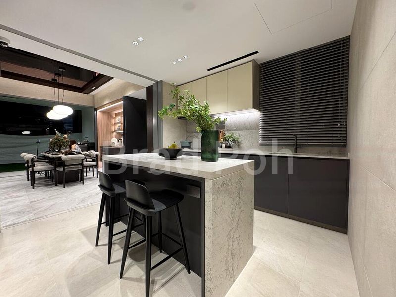 4 Bed Condo for Sale in Zion Road - Image 4