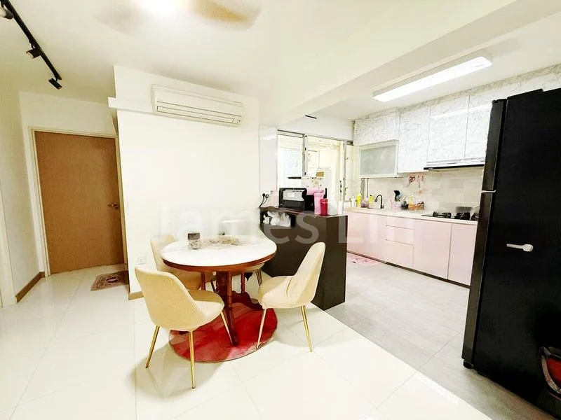 4 Room (4A) HDB for Sale in  356B Anchorvale Lane - Image 2
