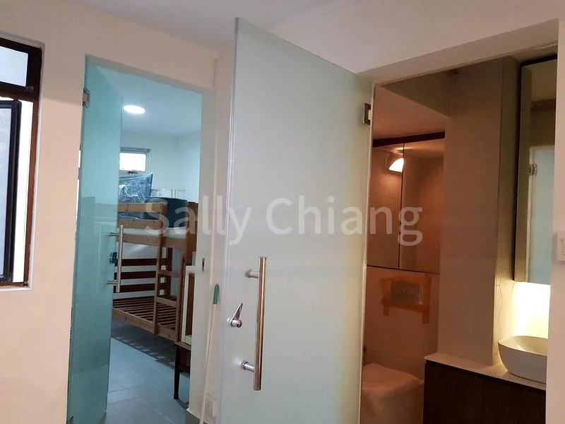 3 Room (3I) HDB for Rent in  64 Marine Drive - Image 4