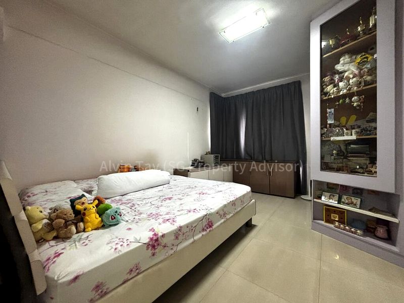 5 Room (5I) HDB for Sale in 653B Jurong West Street 61 - Image 8