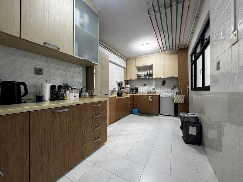 5 Room (5I) HDB for Sale in 653B Jurong West Street 61 - Image 6