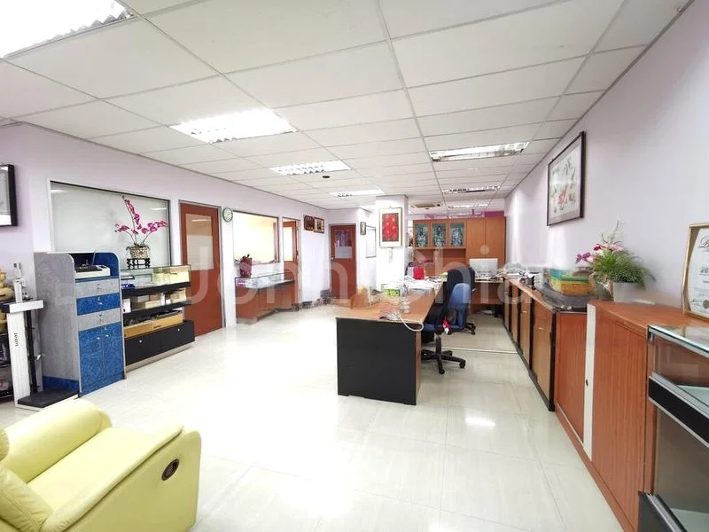 Light Industrial (B1) for Sale: Kapo Factory Building - Image 4