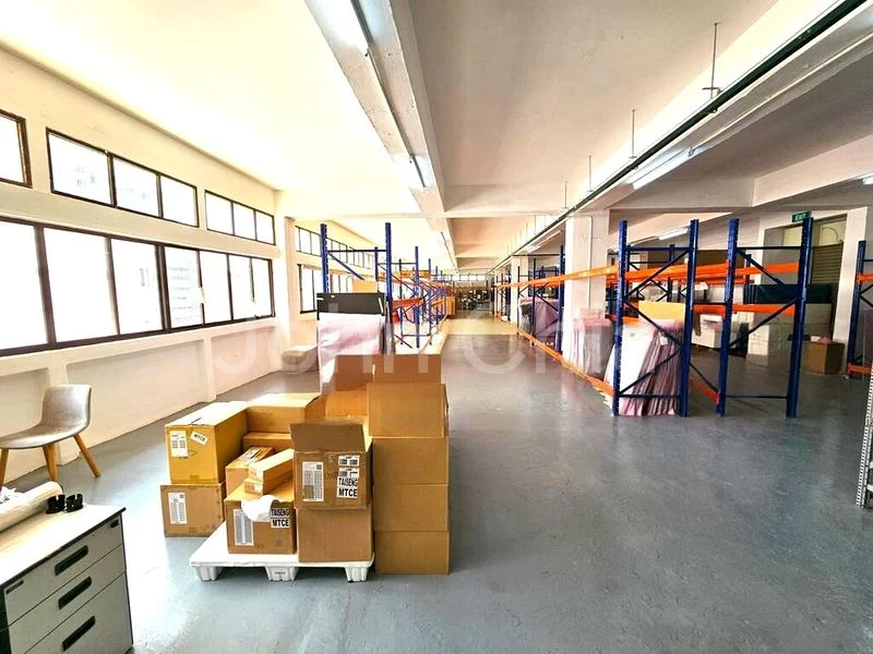 Light Industrial (B1) for Sale: Kapo Factory Building - Image 1