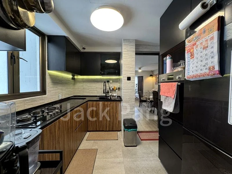 2 Bed Apartment (Condo) for Sale in  Parkview Apartments - Image 3