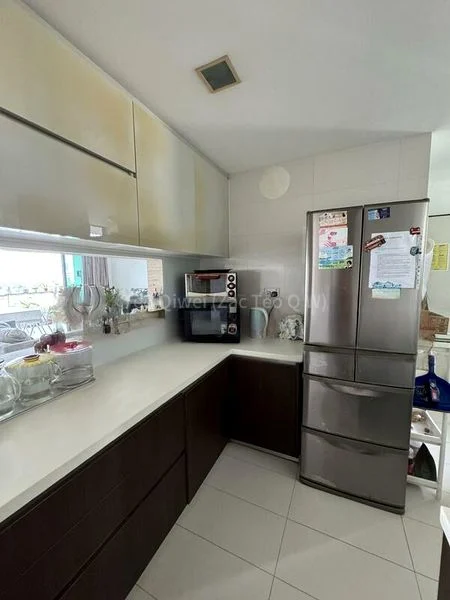 4 Bed Condo for Rent in  Dakota Residences - Image 7