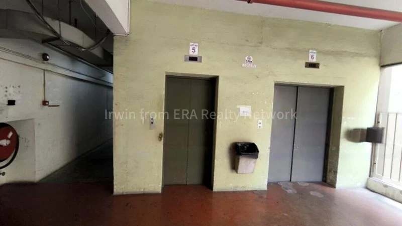 Light Industrial (B1) for Rent: Tong Lee Building - Image 1