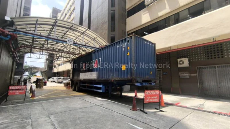 Light Industrial (B1) for Rent: Tong Lee Building - Image 2