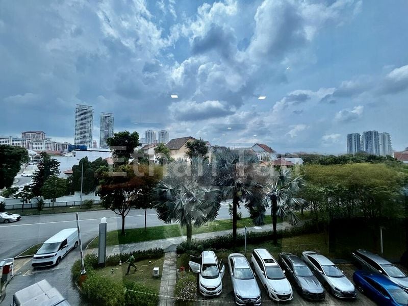 Light Industrial (B1) for Sale: One Pemimpin - Image 9