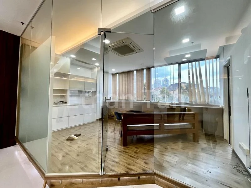 Light Industrial (B1) for Sale: One Pemimpin - Image 8