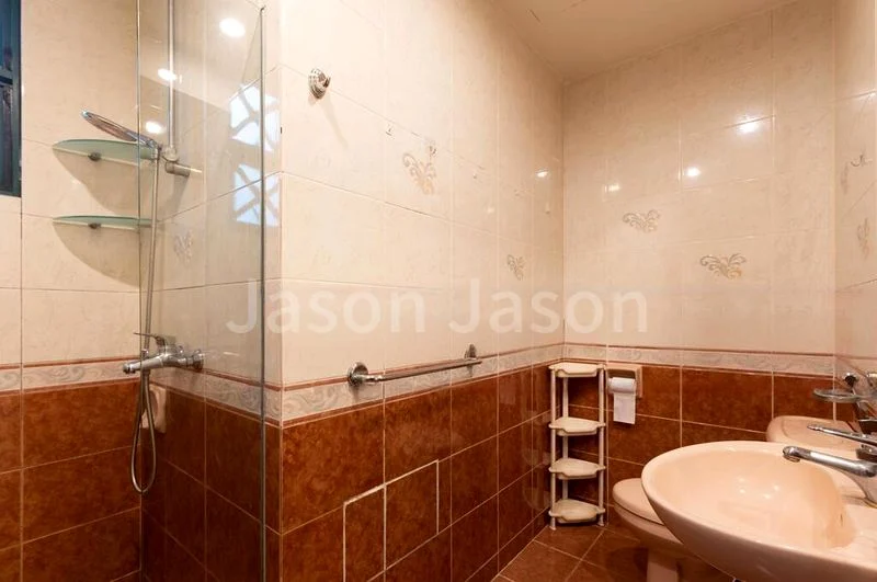 4 Bed Condo for Rent in  The Anchorage - Image 9