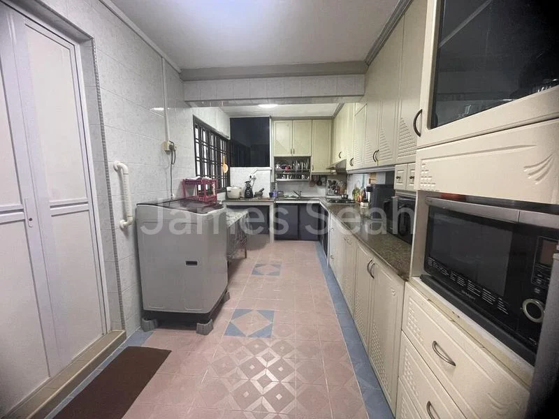 5 Room (5A) HDB for Sale in  220 Jurong East Street 21 - Image 10