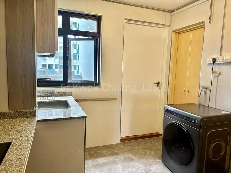 3 Room (3I) HDB for Rent in  47 Marine Crescent - Image 4