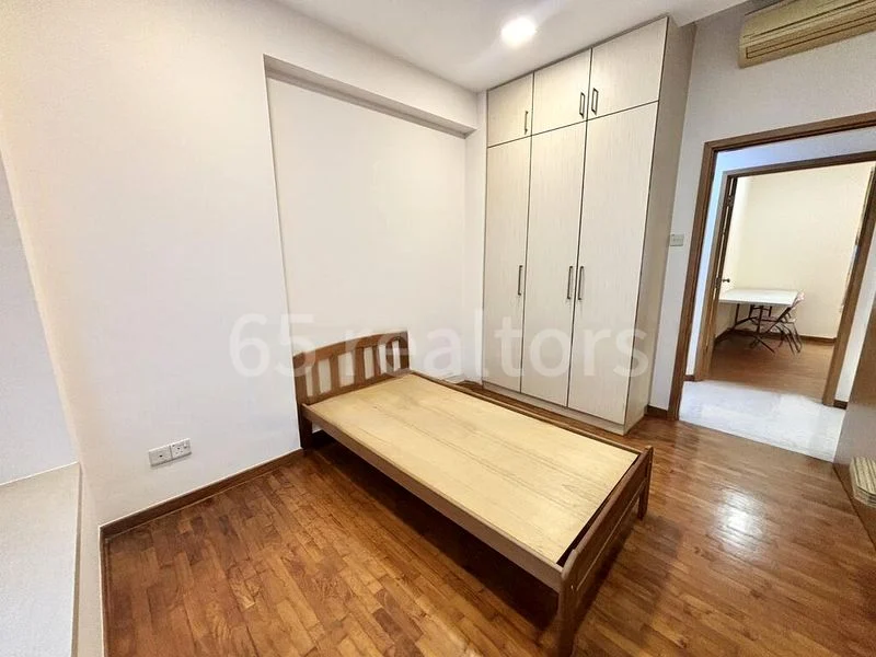 3 Bed Condo for Rent in  The Quintet - Image 4