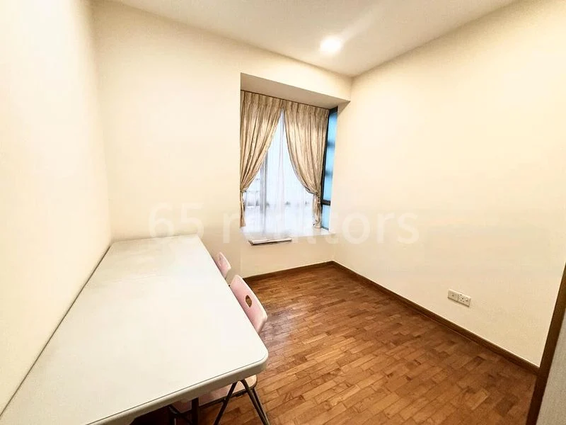 3 Bed Condo for Rent in  The Quintet - Image 6