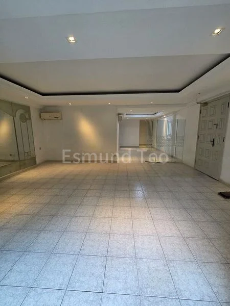 3 Bed Condo for Rent in  Fragrant Gardens - Image 9