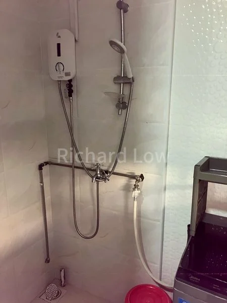 Master Room (Landed) for Rent in  Goodman Road - Image 12