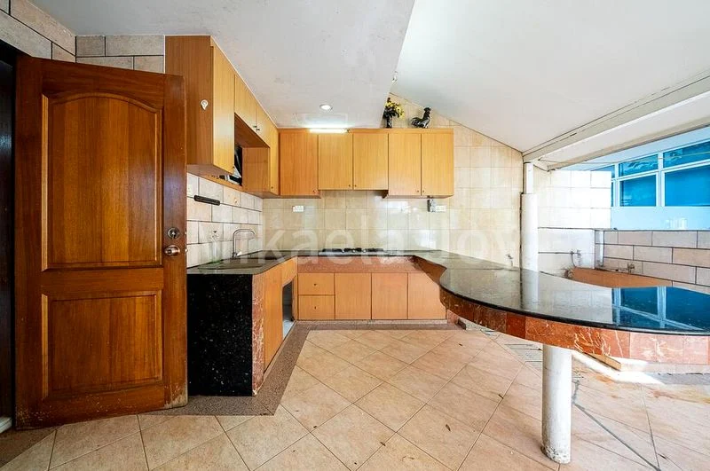 6 Bed Semi-Detached House (Landed) for Rent in  Corona Factory - Image 4