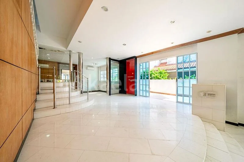 6 Bed Semi-Detached House (Landed) for Rent in  Corona Factory - Image 17