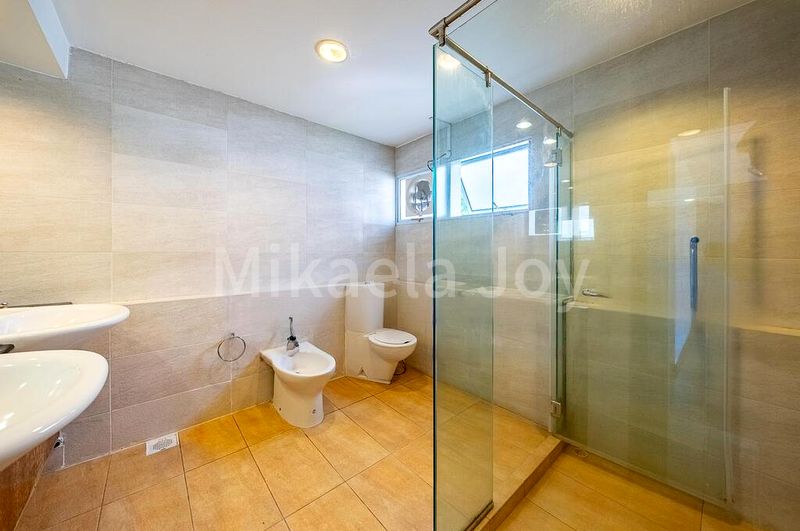 6 Bed Semi-Detached House (Landed) for Rent in  Corona Factory - Image 1