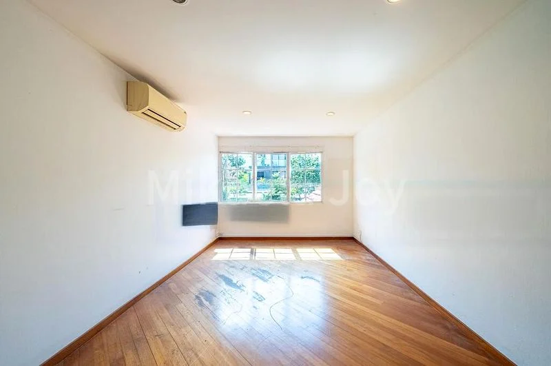 6 Bed Semi-Detached House (Landed) for Rent in  Corona Factory - Image 11