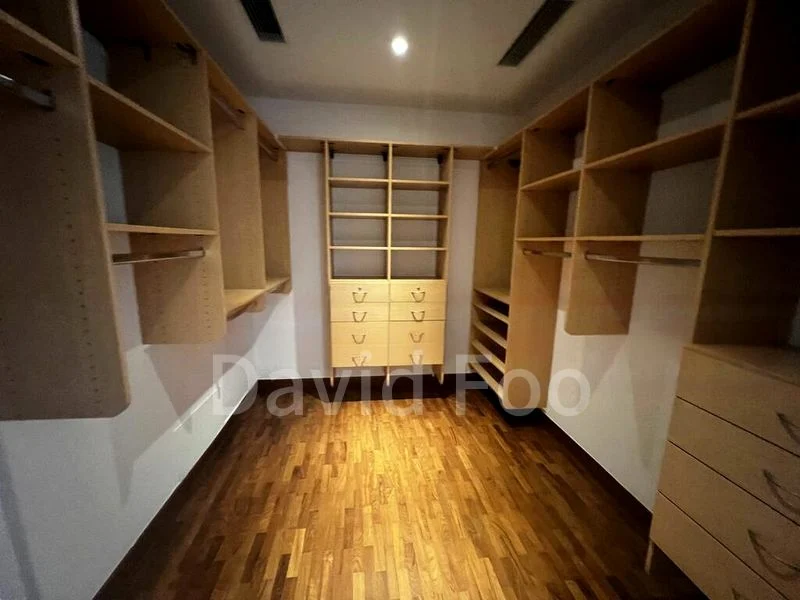 3 Bed Condo for Rent in  The Colonnade - Image 5