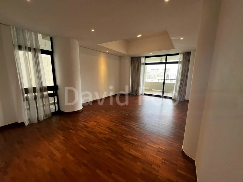 3 Bed Condo for Rent in  The Colonnade - Image 2