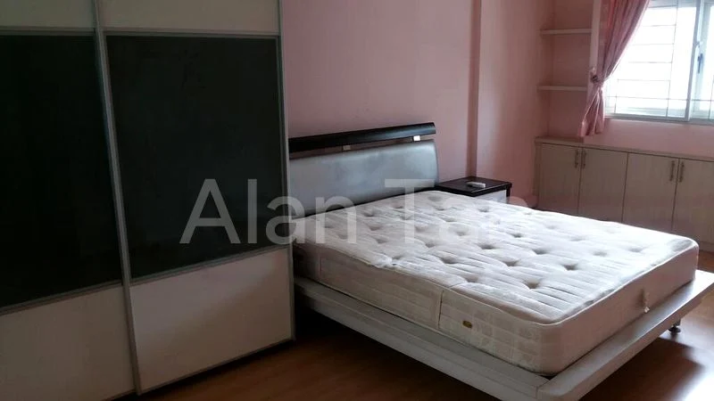 5 Room (5I) HDB for Sale in 176D Edgefield Plains - Image 5