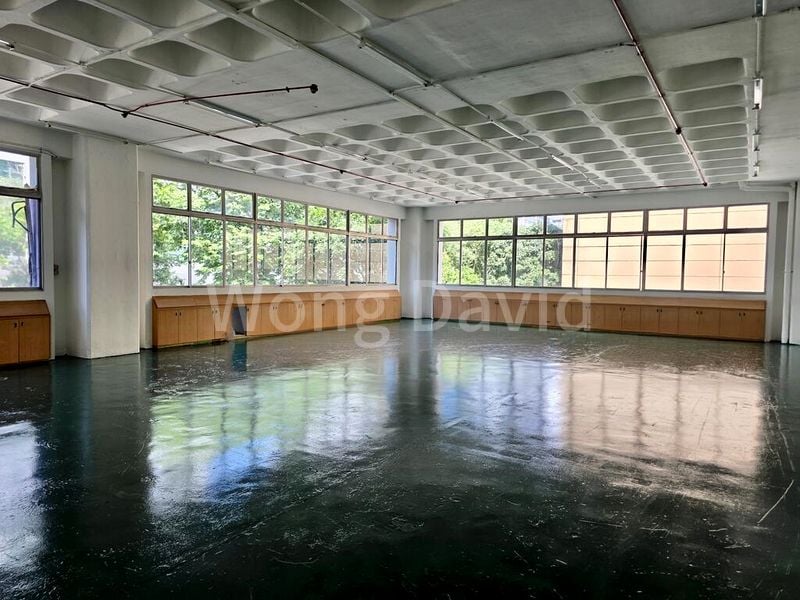 Light Industrial (B1) for Sale: Valiant Industrial Building - Image 5