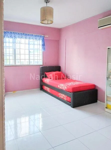 Common Room (HDB) for Rent in  402 Jurong West Street 42 - Image 1