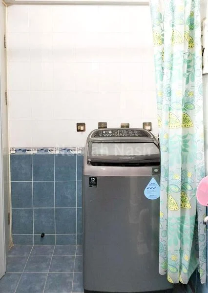Common Room (HDB) for Rent in  402 Jurong West Street 42 - Image 4