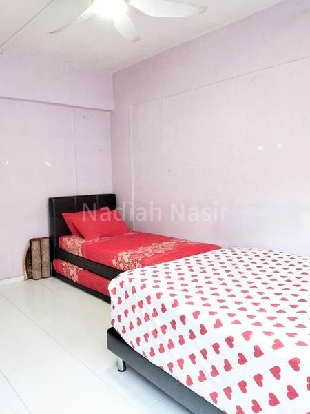 Common Room (HDB) for Rent in  402 Jurong West Street 42 - Image 3