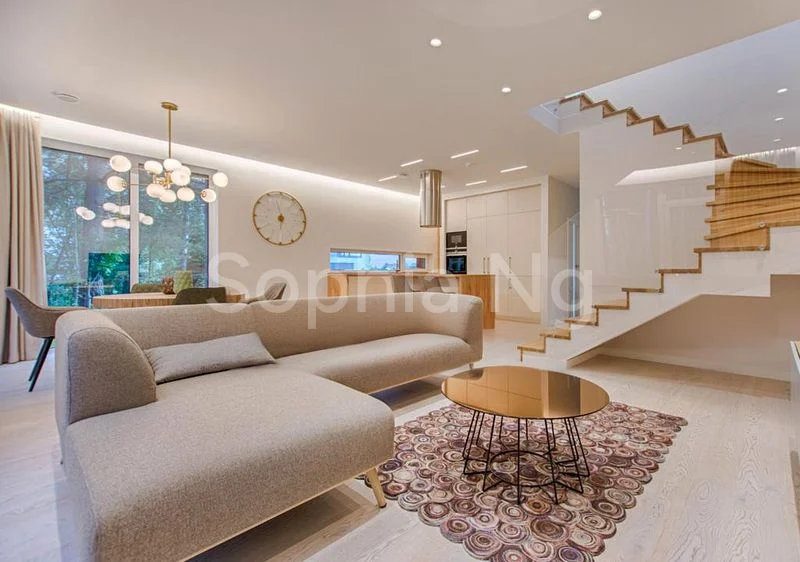 5 Bed Terraced House (Landed) for Sale in Sembawang Hills Estate - Image 2