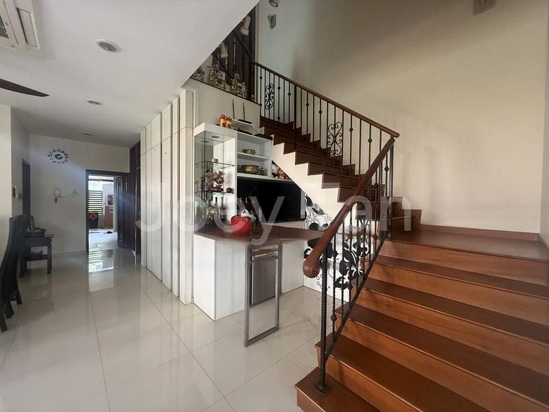 6 Bed Semi-Detached House (Landed) for Sale in Flower Road - Image 3