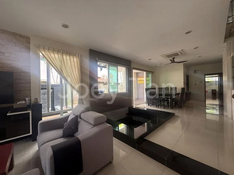6 Bed Semi-Detached House (Landed) for Sale in Flower Road - Image 1