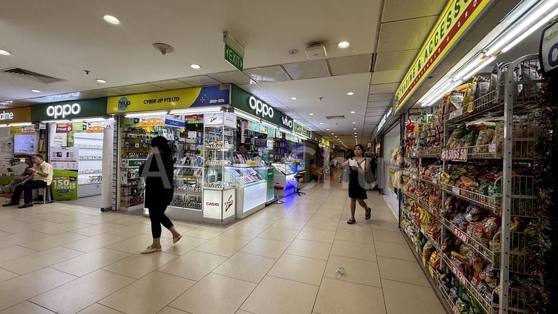 Mall Shop for Sale in Lucky Plaza - Image 19