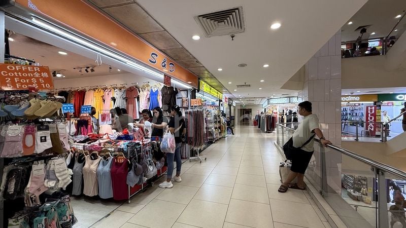 Mall Shop for Sale in Lucky Plaza - Image 10