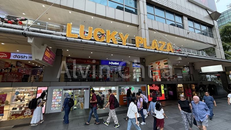 Mall Shop for Sale in Lucky Plaza - Image 3