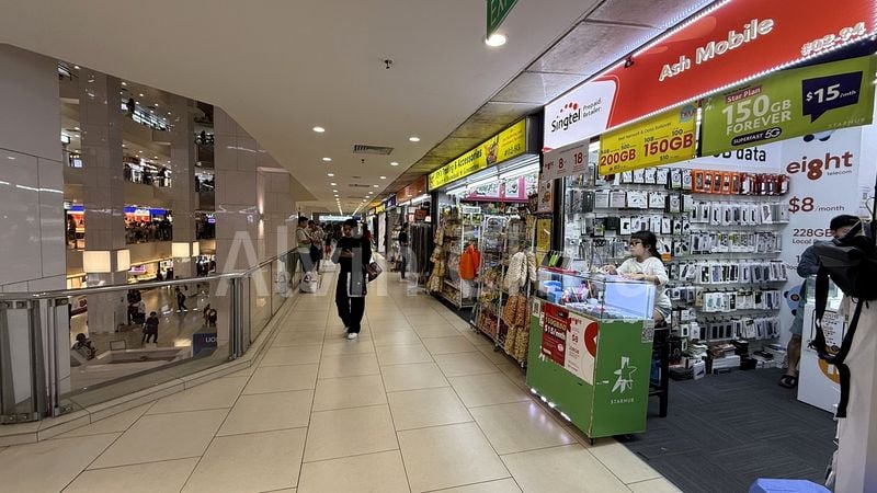 Mall Shop for Sale in Lucky Plaza - Image 9