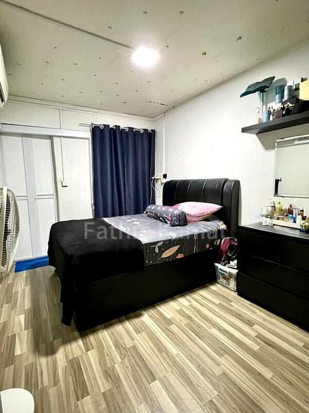 3 Room (3S) HDB for Sale in  302 Ubi Avenue 1 - Image 4