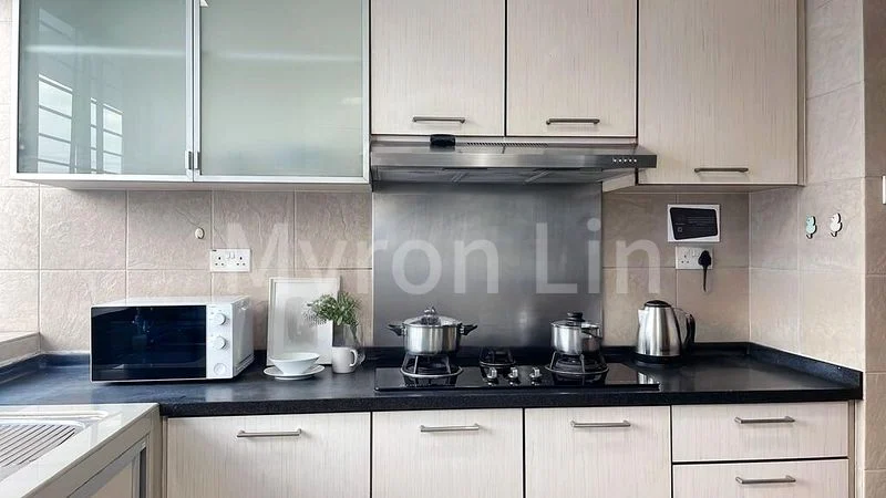 Room (Condo) for Rent in  The Quintet - Image 4