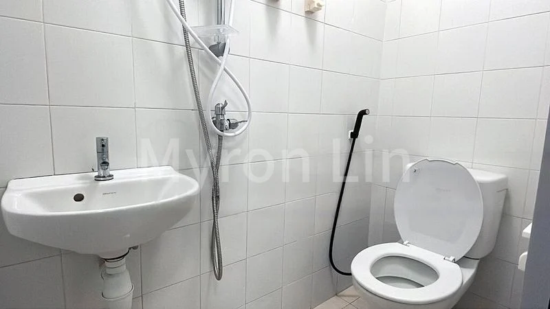 Room (Condo) for Rent in  The Quintet - Image 5