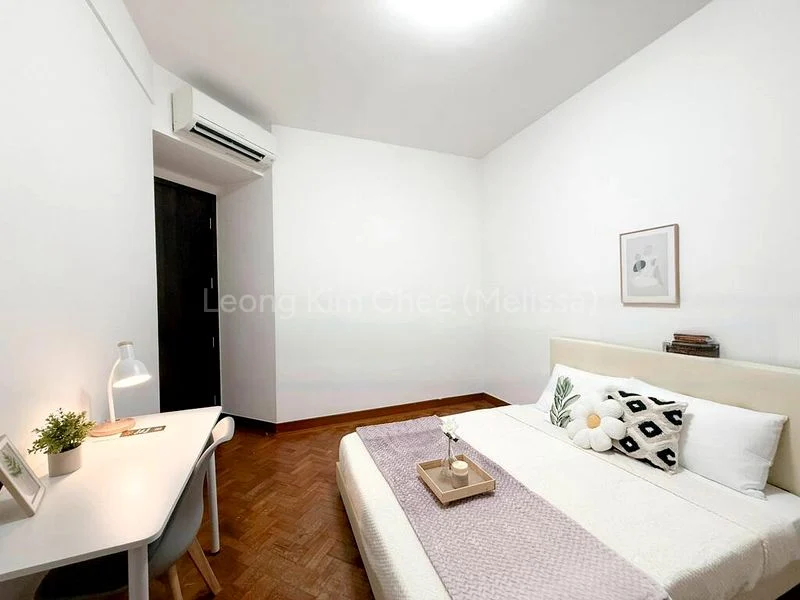 6 Bed Condo for Rent in  Maple Woods - Image 5