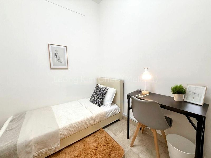 6 Bed Condo for Rent in  Maple Woods - Image 12