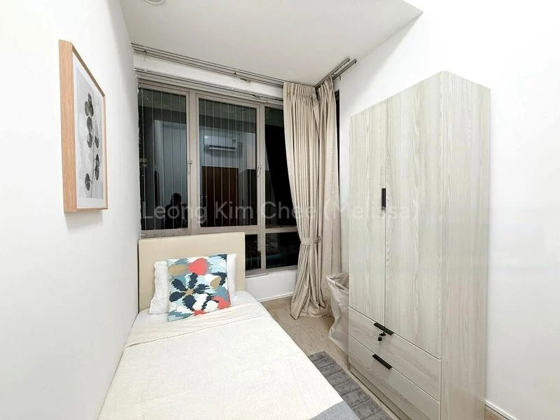 6 Bed Condo for Rent in  Maple Woods - Image 10