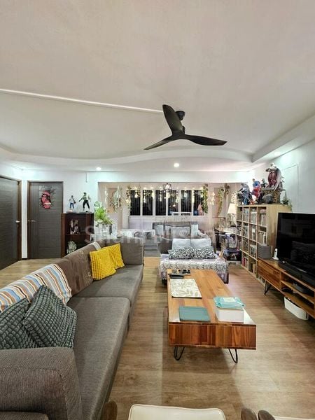 Executive HDB for Sale in  468D Admiralty Drive - Image 2