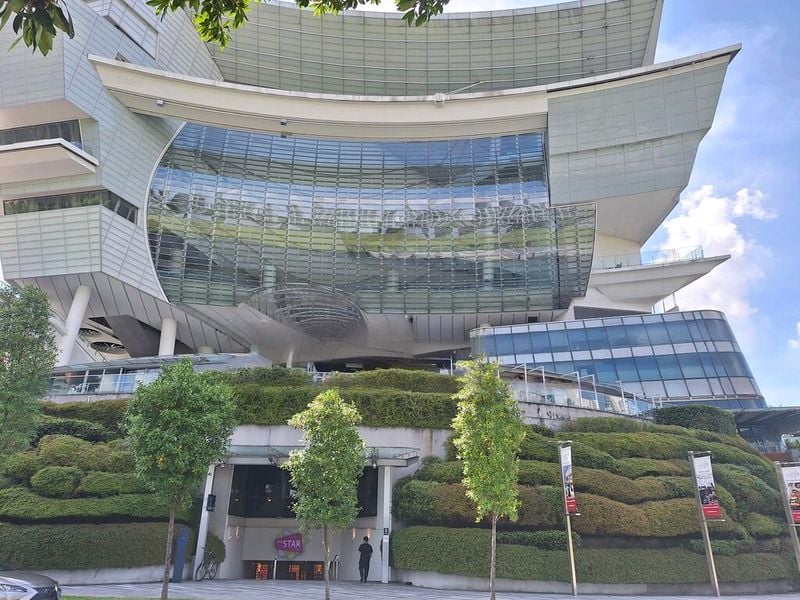 5 Bed Corner Terrace (Landed) for Sale in  McMahon Park - Image 9