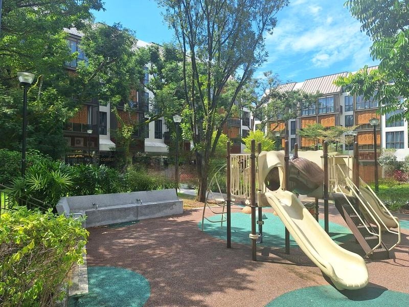 5 Bed Corner Terrace (Landed) for Sale in  McMahon Park - Image 1