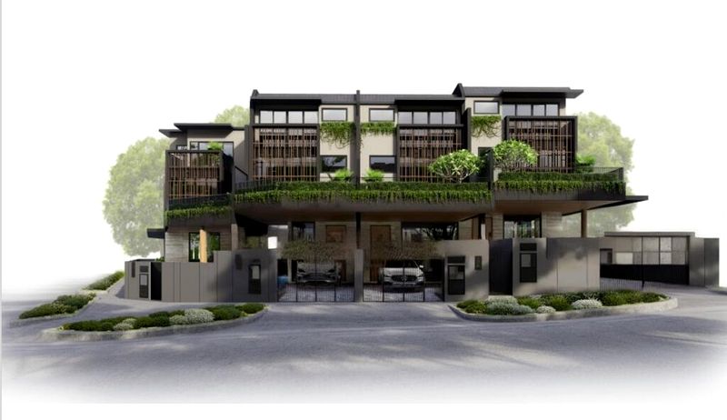 5 Bed Corner Terrace (Landed) for Sale in  McMahon Park - Image 4